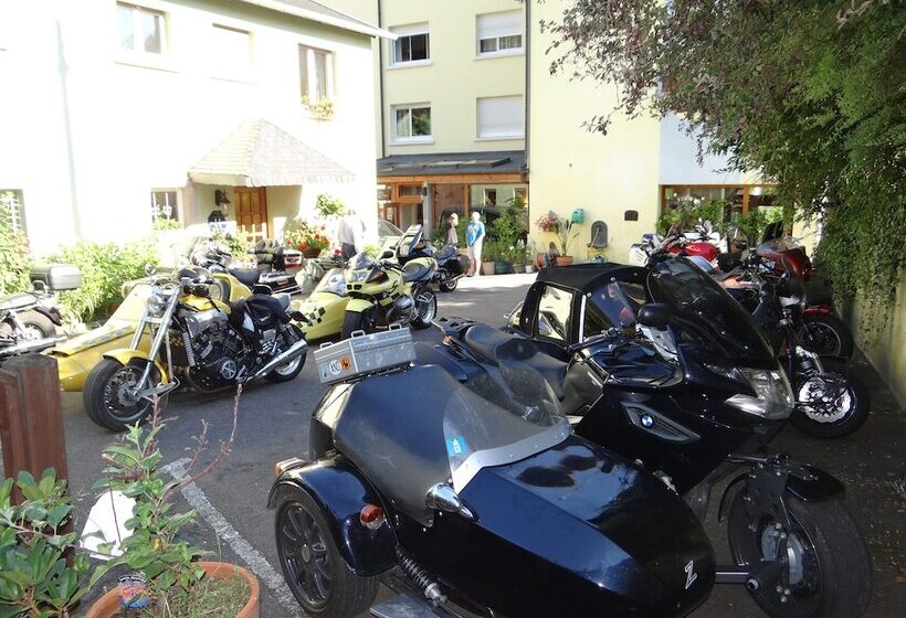 호텔 Logis Hôtel   Restaurant Aux Bruyères