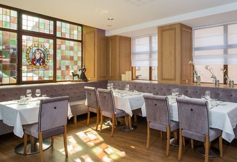 Отель Hôtel Le Rapp