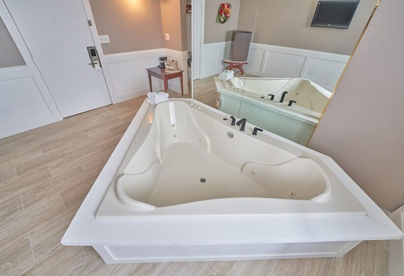 בית מלון כפרי Hyannis Plaza