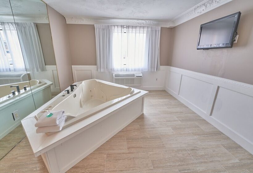 בית מלון כפרי Hyannis Plaza