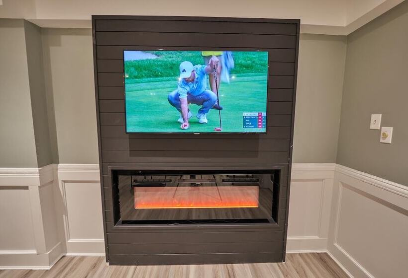 בית מלון כפרי Hyannis Plaza