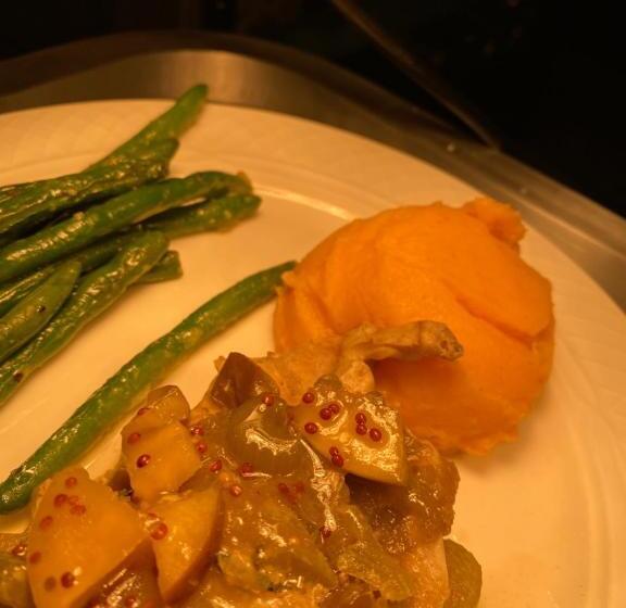 בית מלון כפרי Inn On The River