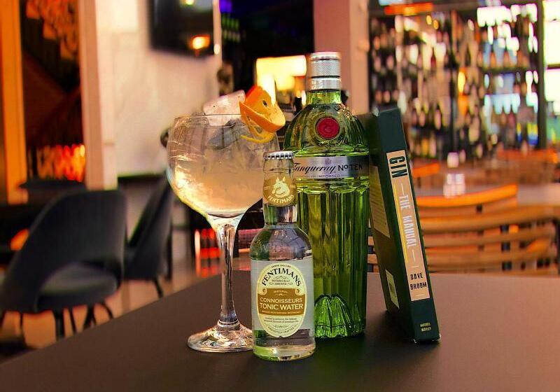 هتل Keflavik By Reykjavik Keflavik Airport