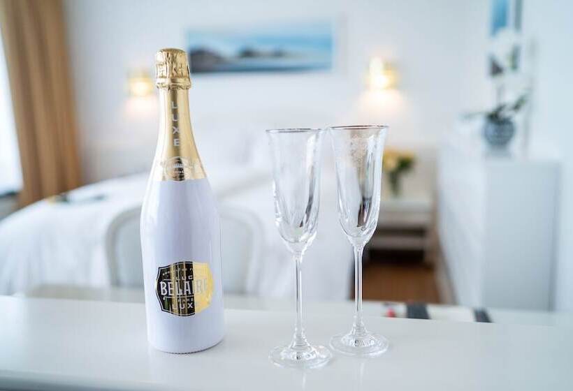 هتل Keflavik By Reykjavik Keflavik Airport