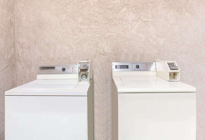 호텔 Knights Inn Madera