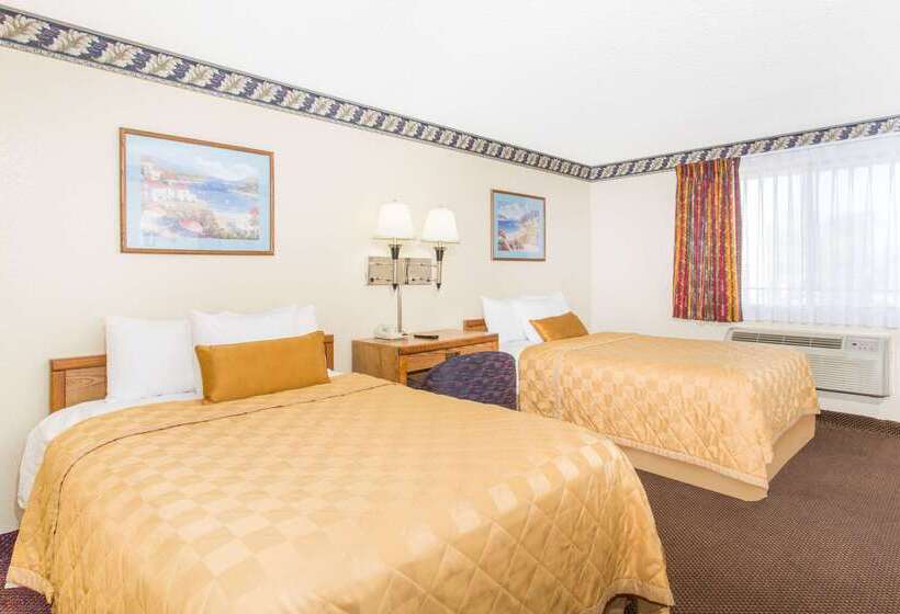 ホテル Knights Inn Madera