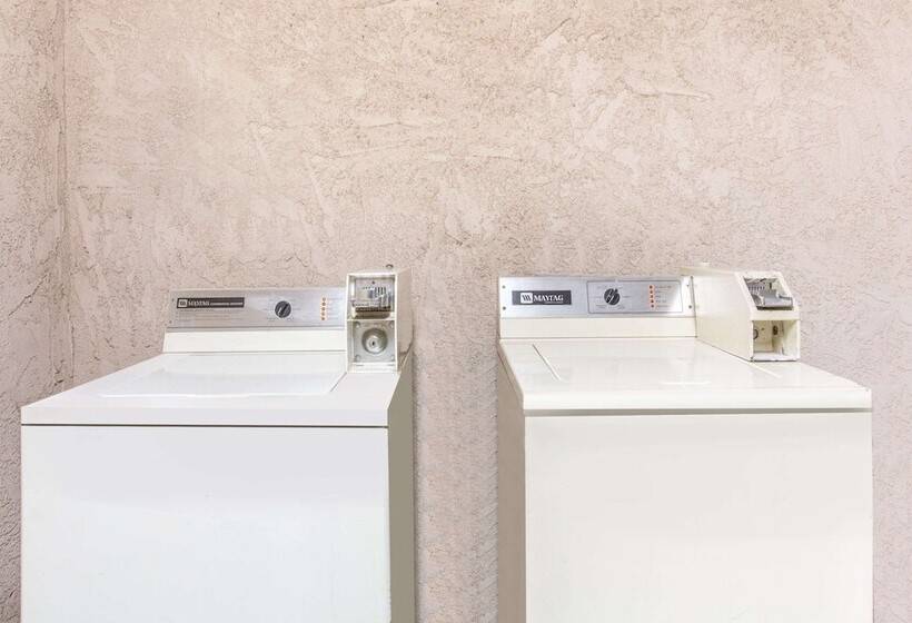 호텔 Knights Inn Madera