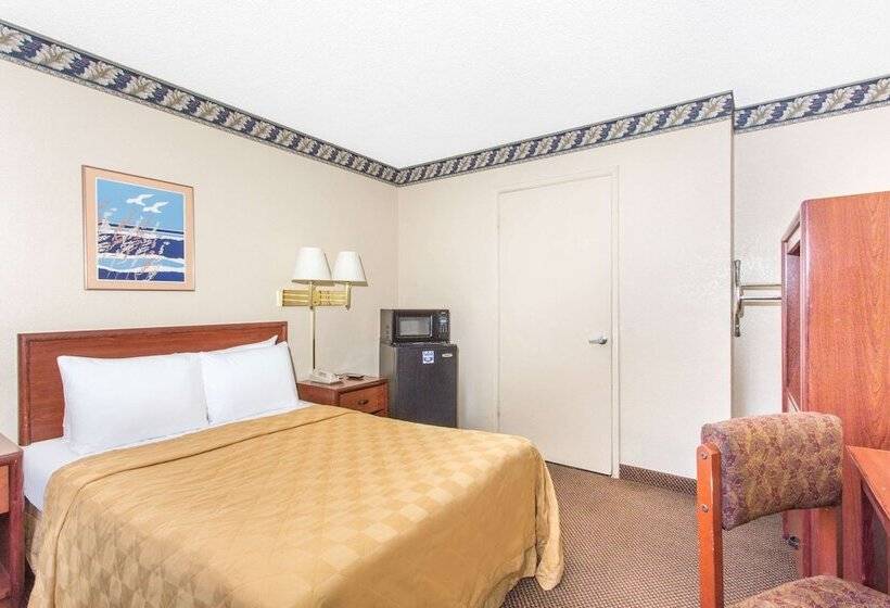 호텔 Knights Inn Madera