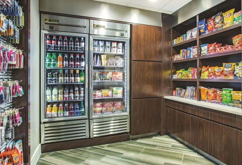 호텔 La Quinta By Wyndham Las Vegas Summerlin Tech