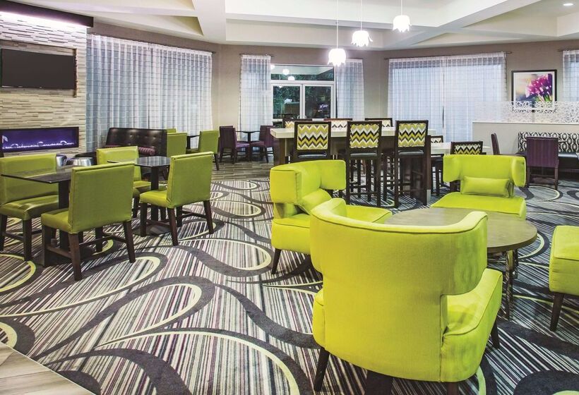 호텔 La Quinta By Wyndham Las Vegas Summerlin Tech