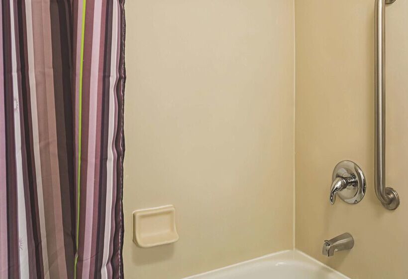 호텔 La Quinta By Wyndham Las Vegas Summerlin Tech