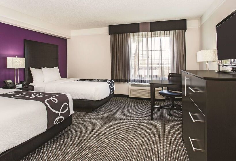 هتل La Quinta By Wyndham Las Vegas Summerlin Tech