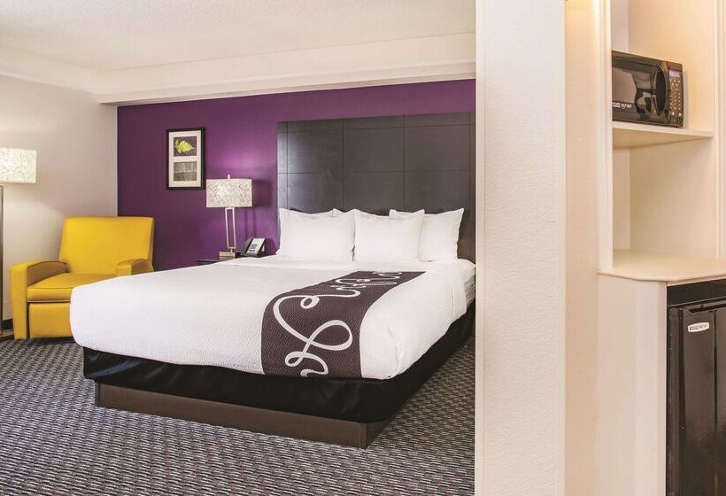 호텔 La Quinta By Wyndham Las Vegas Summerlin Tech