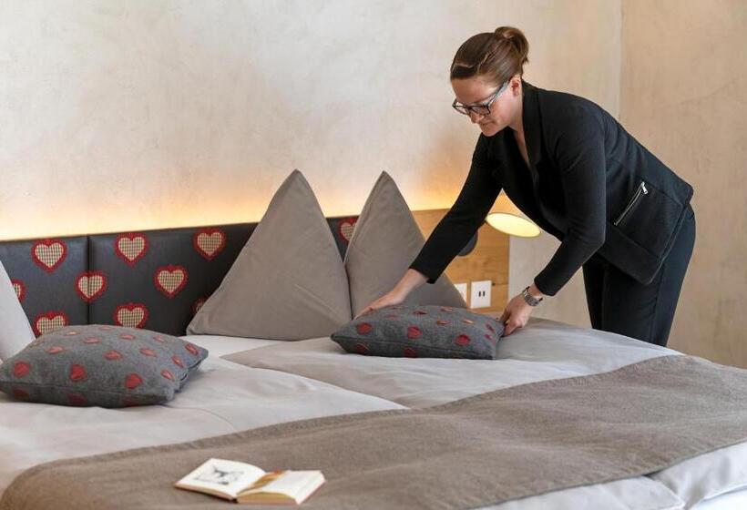 בית מלון כפרי Landgasthof Kreuz   Wohlfühlgarantie Auf Dem Weg In Die Ferien