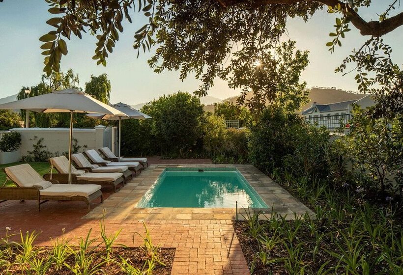 هتل Le Quartier Francais