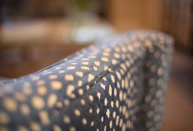 هتل Le Quartier Francais