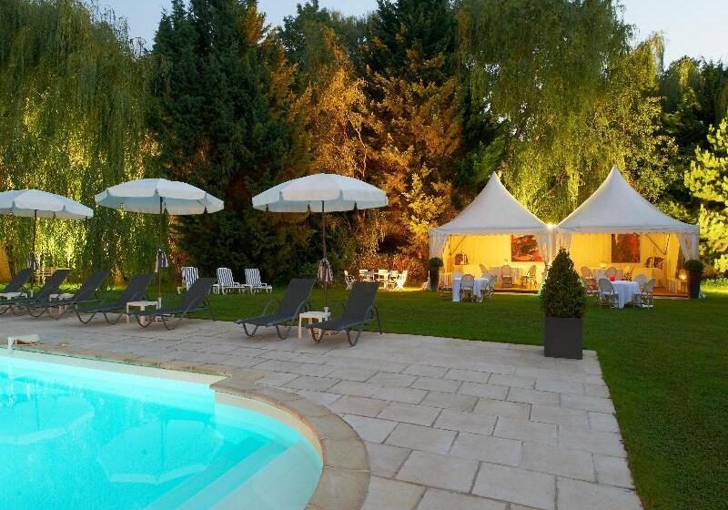 בית מלון כפרי Les Jardins d'Adalric