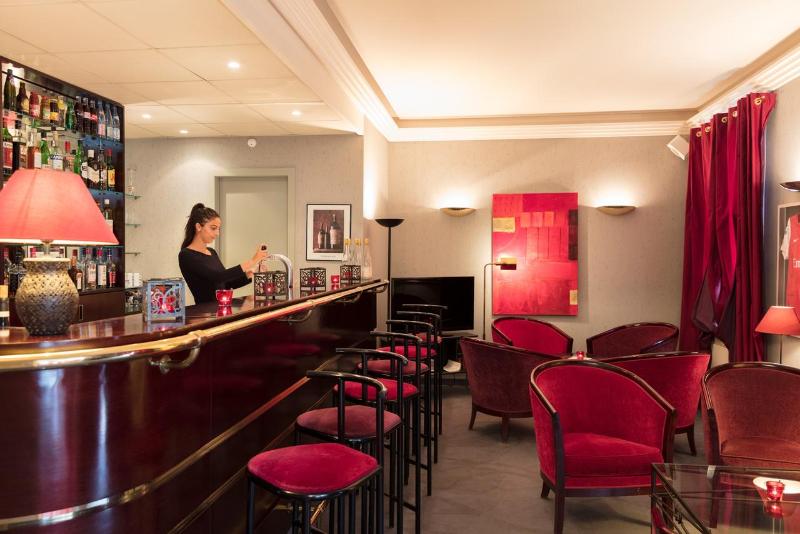 هتل Les Jardins d'Adalric