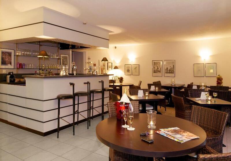 בית מלון כפרי Les Jardins d'Adalric