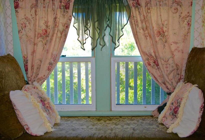 בית מלון כפרי Manoa Valley Inn