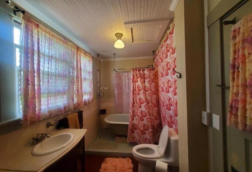 בית מלון כפרי Manoa Valley Inn