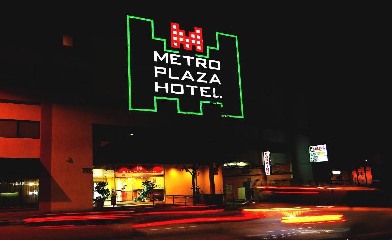 فندق Metro Plaza