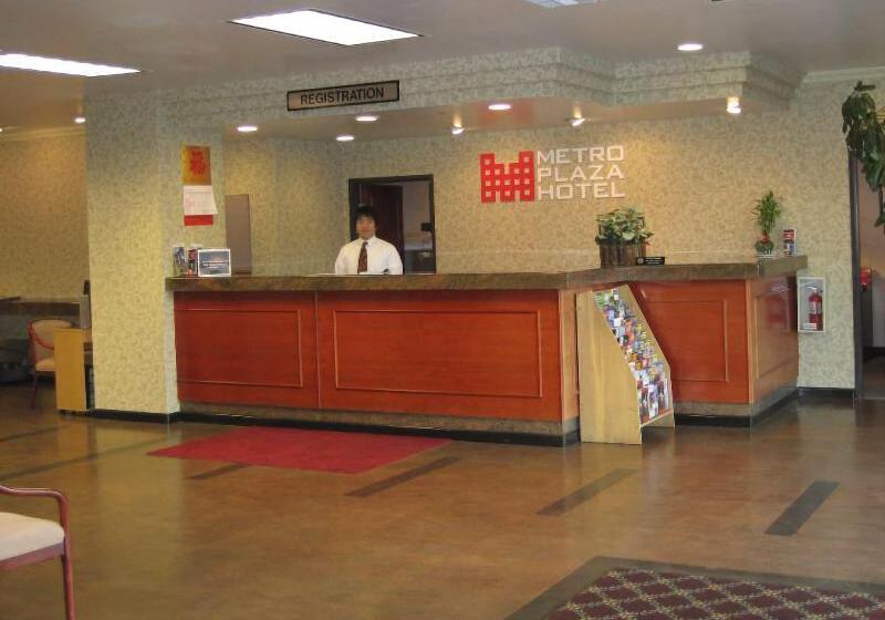 فندق Metro Plaza