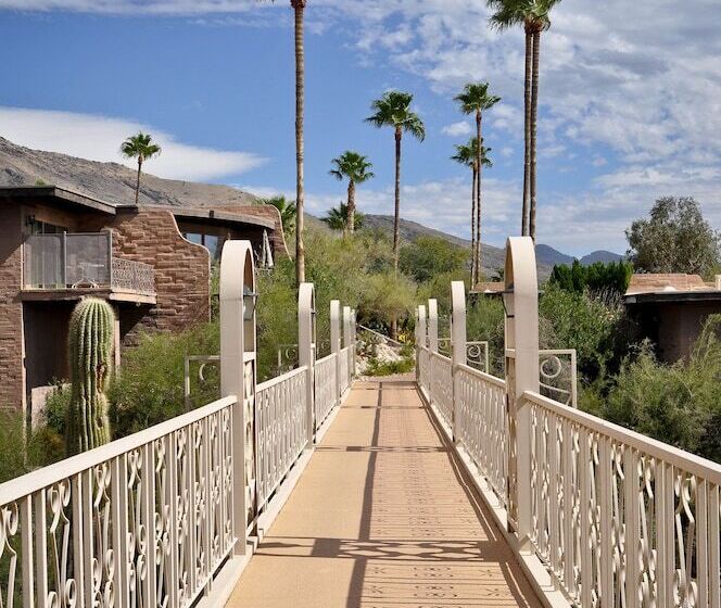 هتل Mission Hill Casitas