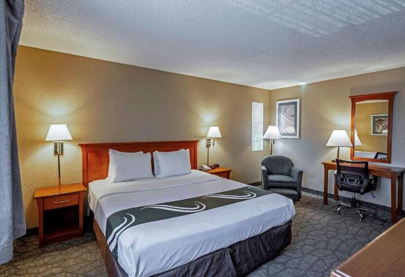 ホテル Spark By Hilton Modesto