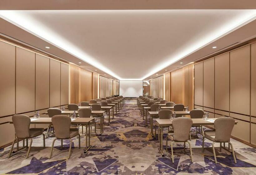 Mövenpick Hotel Istanbul Bosphorus