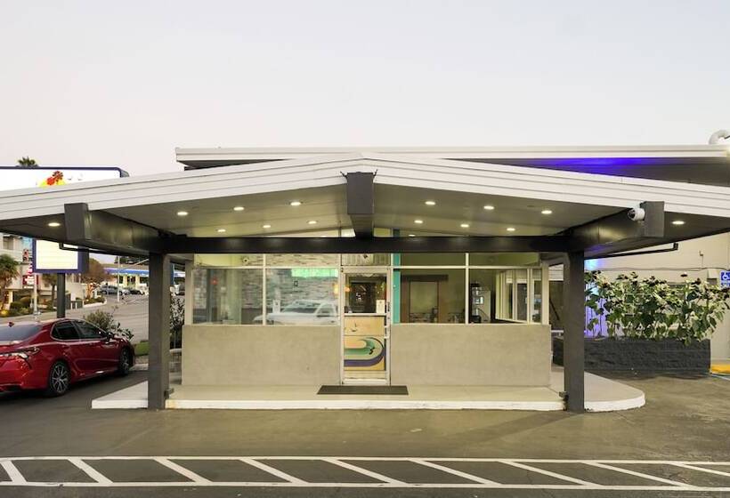 فندق Seaside Inn & Suites