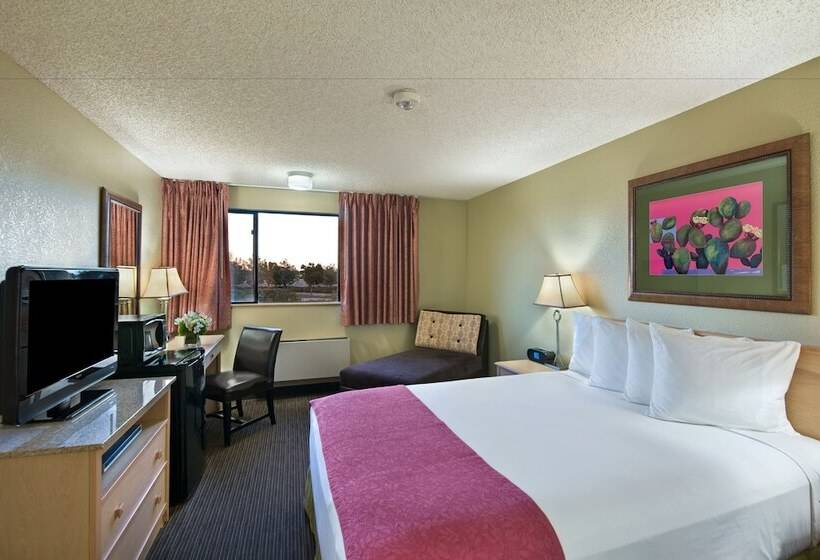 هتل Oxford Suites Lancaster