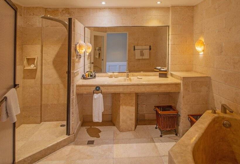 هتل Plantation Bay Resort And Spa