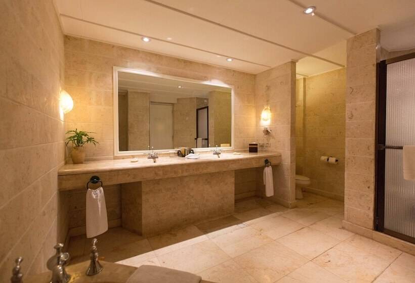 هتل Plantation Bay Resort And Spa