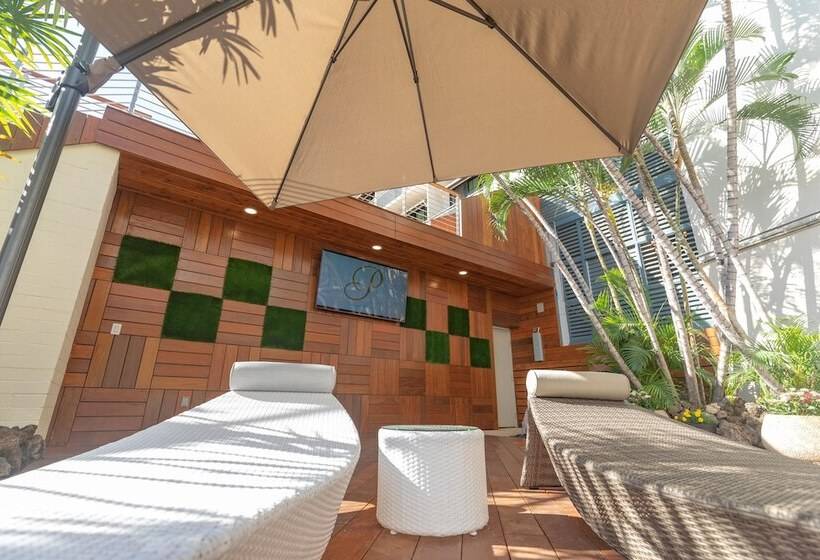 ホテル Polynesian Residences, Waikiki Beach