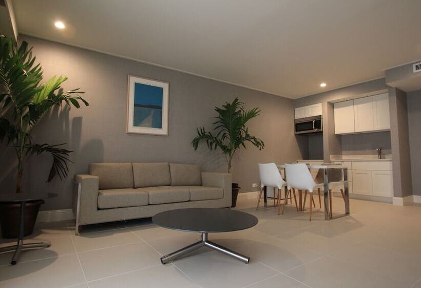 ホテル Polynesian Residences, Waikiki Beach