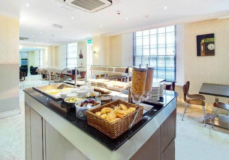 Отель Queens Park