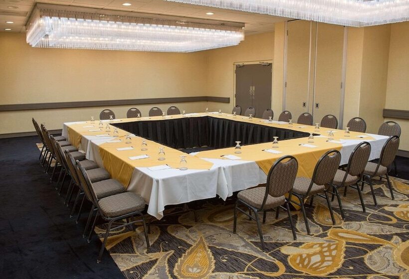 Radisson Hotel Santa Maria