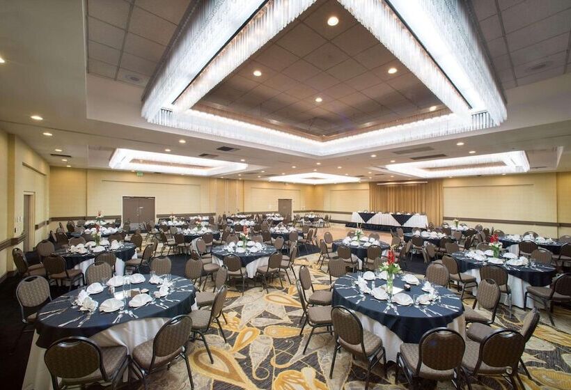 Radisson Hotel Santa Maria