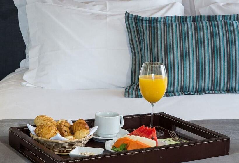 Radisson Hotel Santa Maria