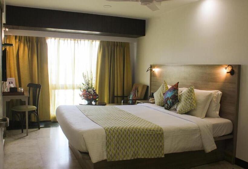 בית מלון כפרי Regenta Place The Emerald