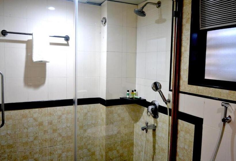 בית מלון כפרי Regenta Place The Emerald