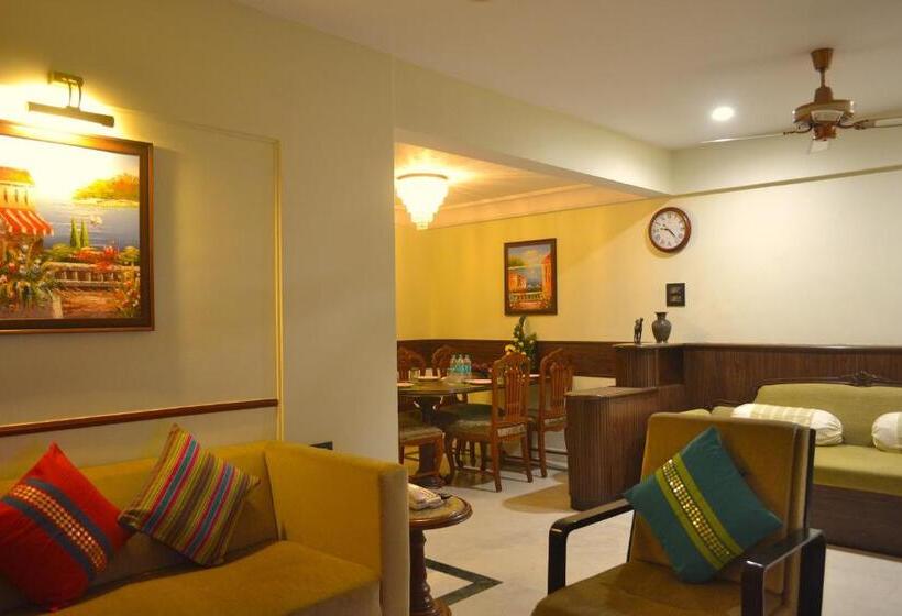 בית מלון כפרי Regenta Place The Emerald