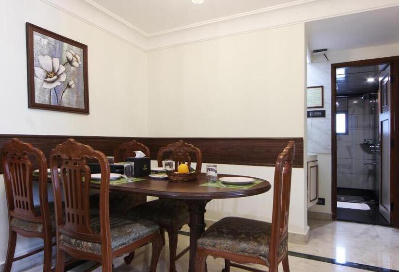 בית מלון כפרי Regenta Place The Emerald