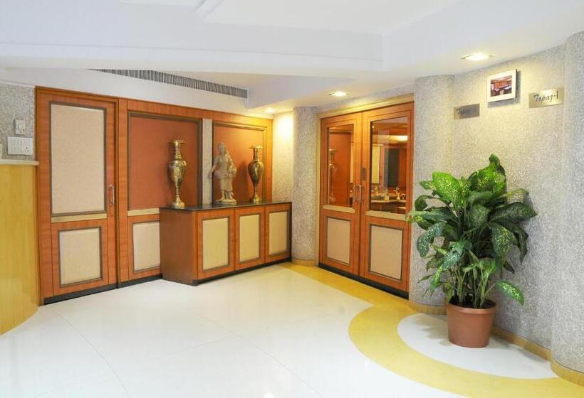 בית מלון כפרי Regenta Place The Emerald