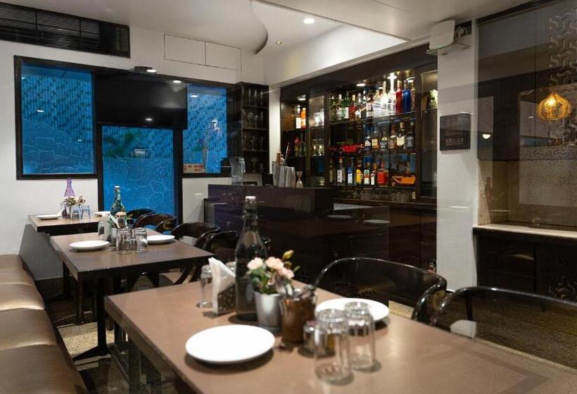 בית מלון כפרי Regenta Place The Emerald