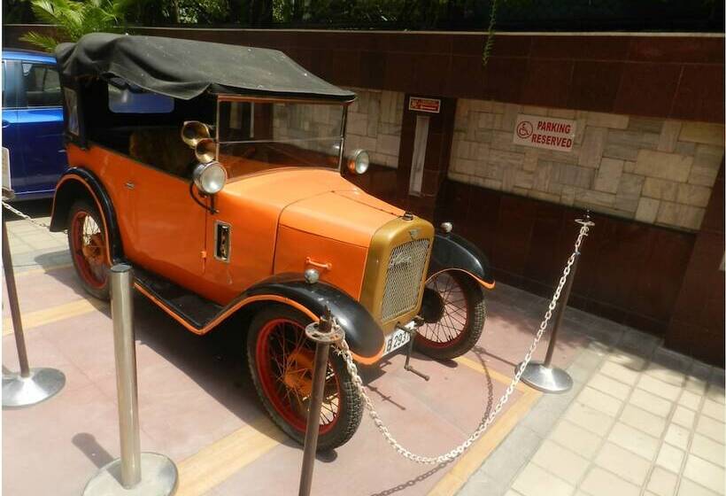 בית מלון כפרי Regenta Place The Emerald