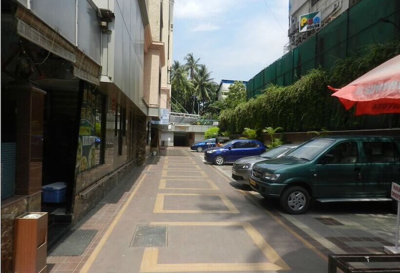 בית מלון כפרי Regenta Place The Emerald