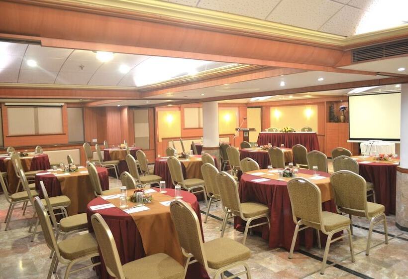 בית מלון כפרי Regenta Place The Emerald