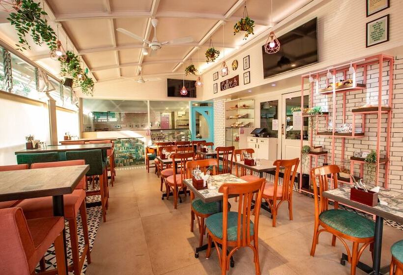 בית מלון כפרי Regenta Place The Emerald